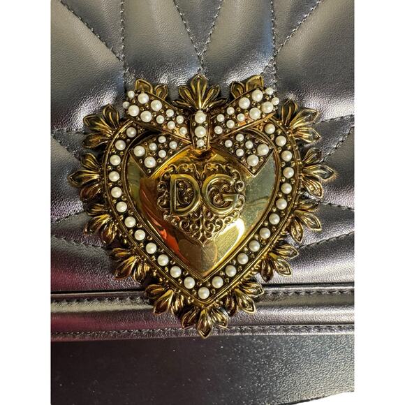 Dolce & Gabbana NIB Medium Devotion Shoulder Bag in Silver - Picture 11 of 16